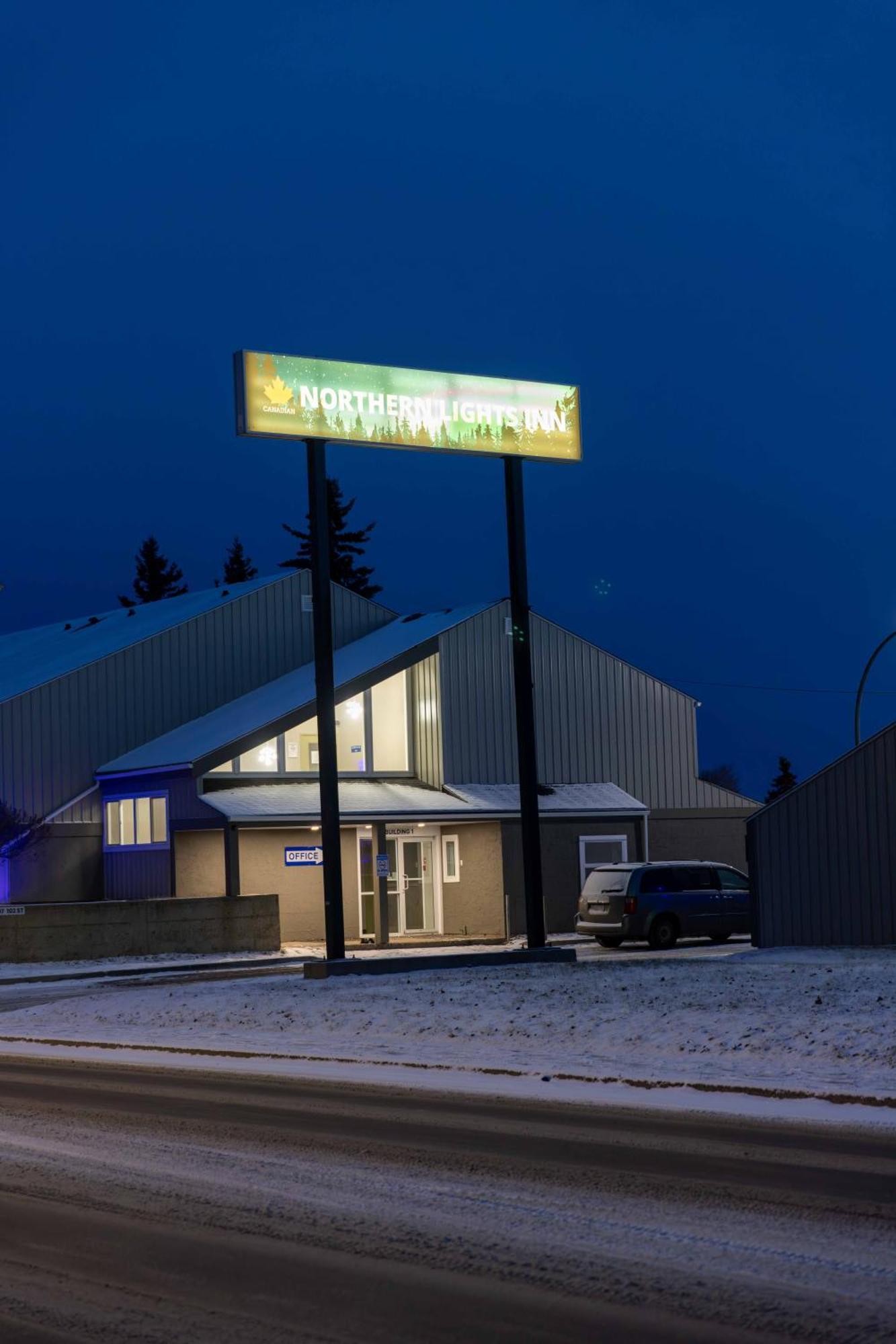 Northern Lights Inn Fort St. John Eksteriør billede